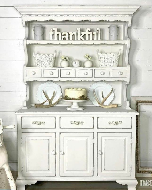 Dixie Belle FLUFF Chalk Mineral Paint