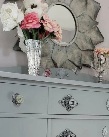Dixie Belle MANATEE GREY Chalk Mineral Paint
