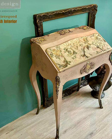 Redesign with Prima Chapelle Royale Tissue Paper