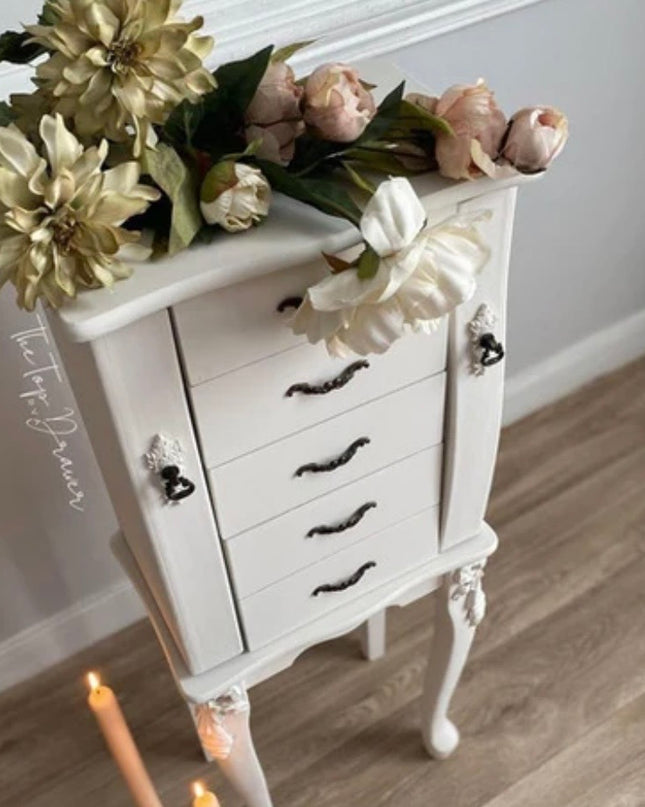 Dixie Belle MAGNOLIA Chalk Mineral Paint