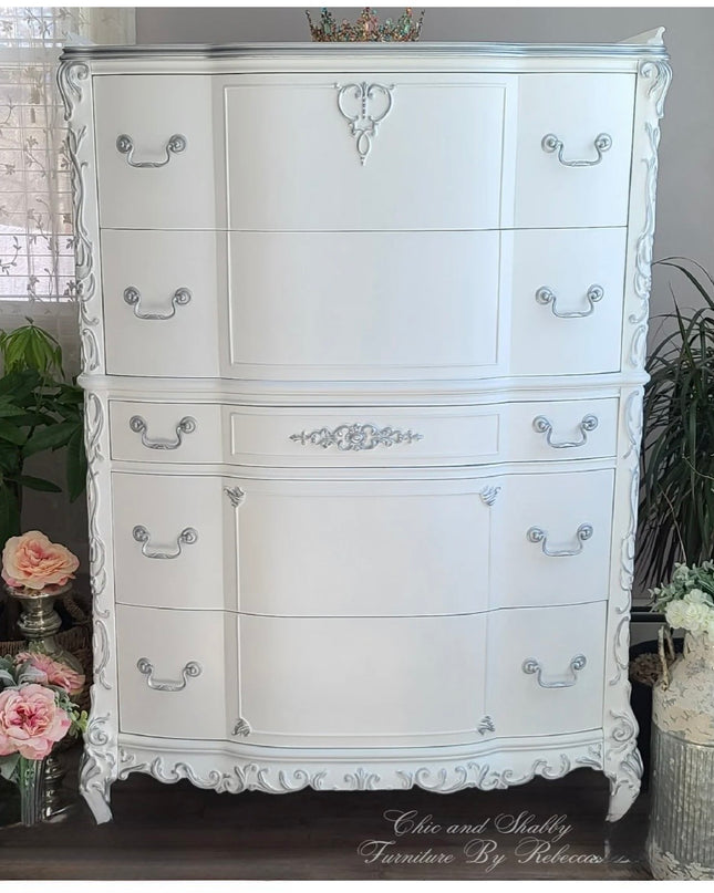 Dixie Belle Cotton Chalk Paint
