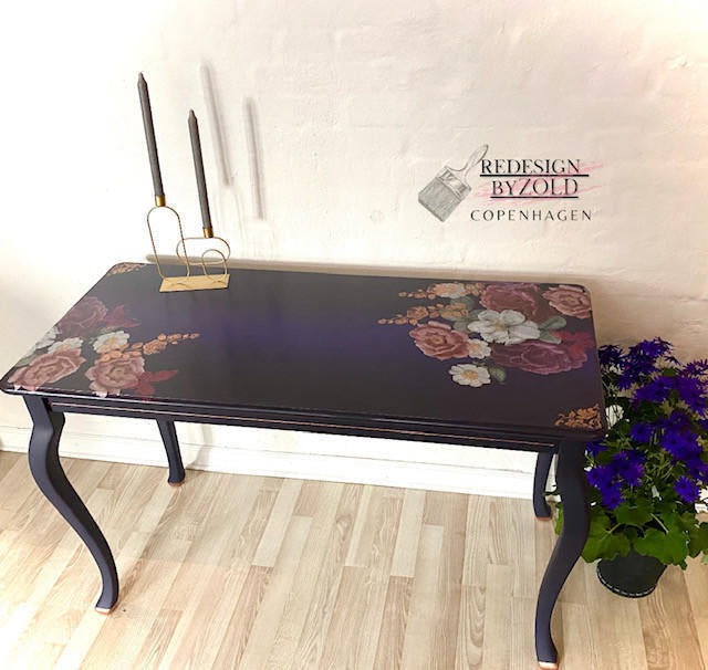 Dixie Belle Aubergine Purple Chalk Mineral Paint