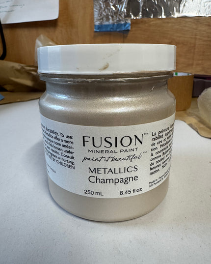 Fusion Mineral Paint - Champagne -opened August 2026 250ml