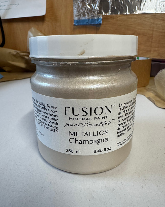 Fusion Mineral Paint - Champagne -opened August 2026 250ml